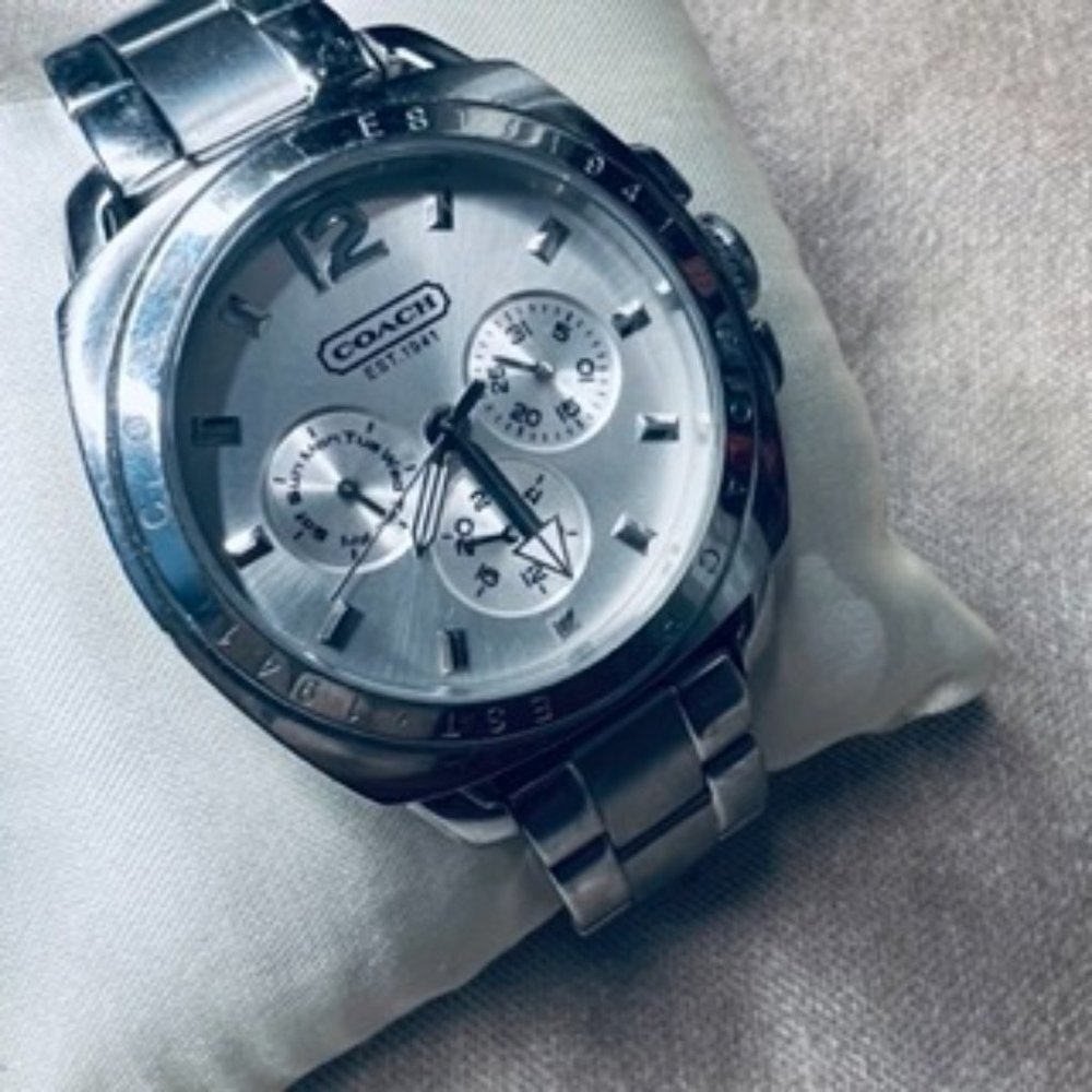 COACH women’s stainless steel women’s watch. - Picture 5 of 7